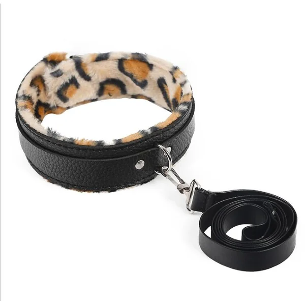 Deluxe Fetish – Collar & Leash Plush
