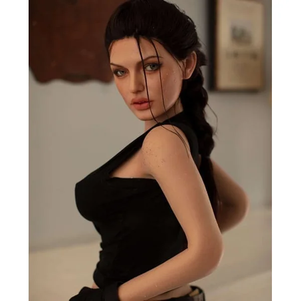 Laura – 5’6″ | 167cm Sex dolll