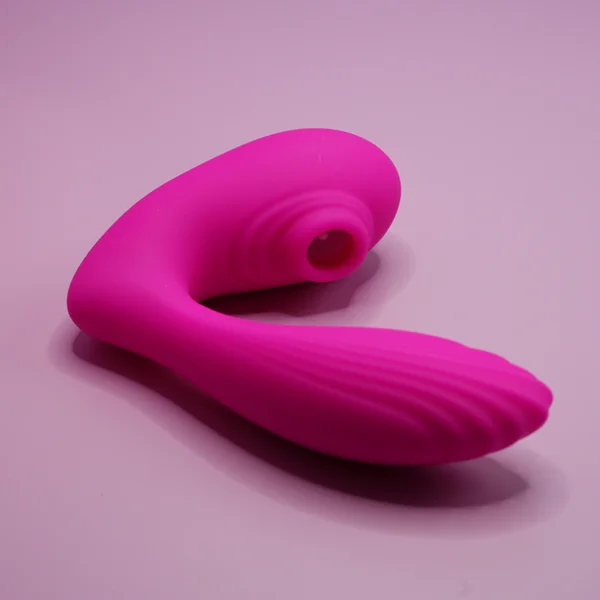 Little Fox Sucking Vibrator