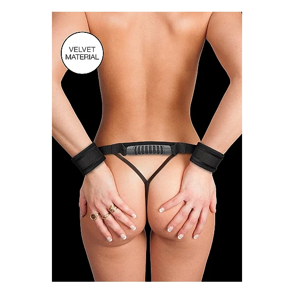 OUCH! STURDY HANDCUFFS W/ HANDLE BLACK